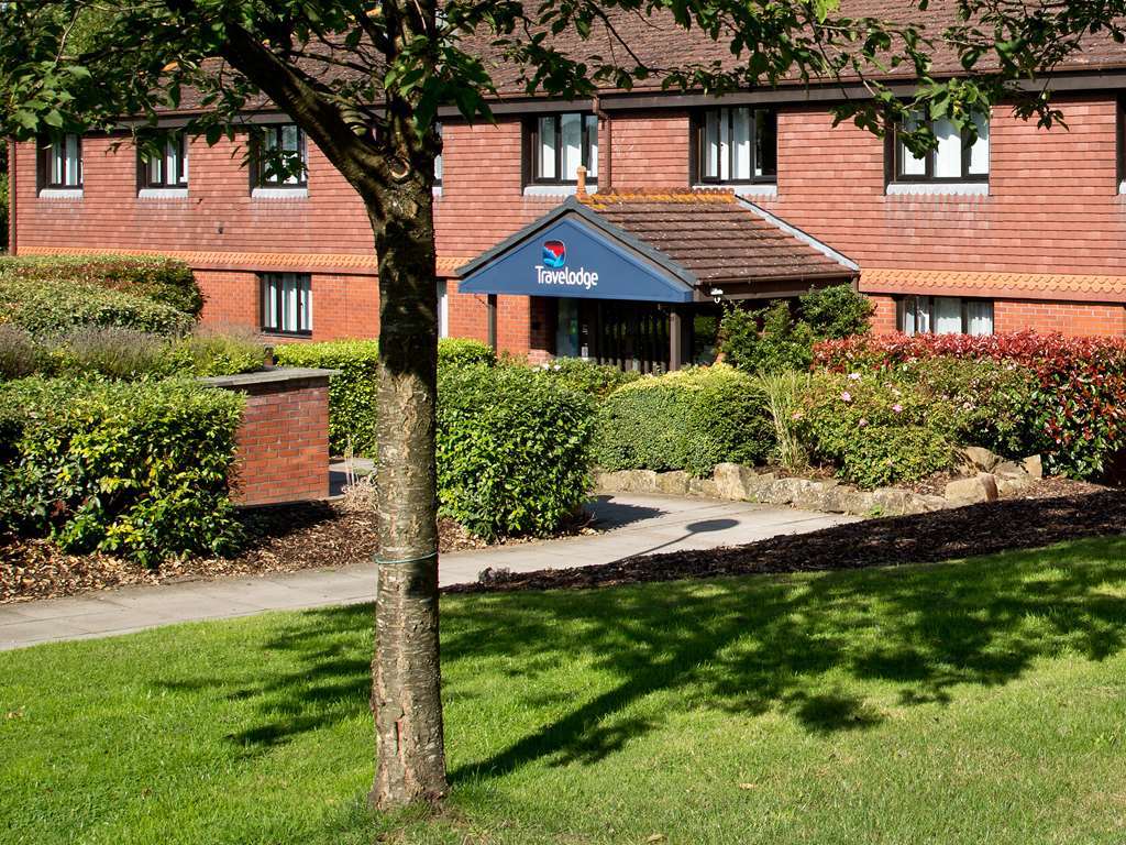 Hickstead Hotel Bolney Bagian luar foto